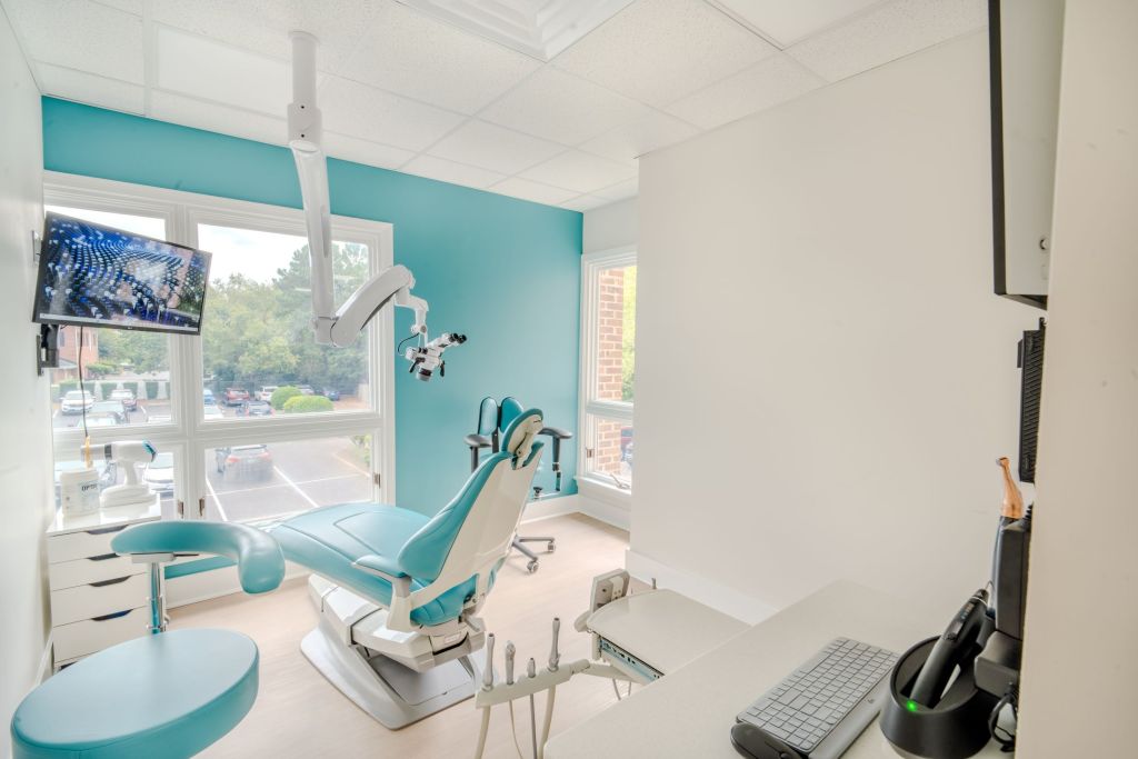 Black Mytle Endodontics Treatment Room